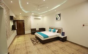 Oyo 8837 Hotel Surya Galaxy